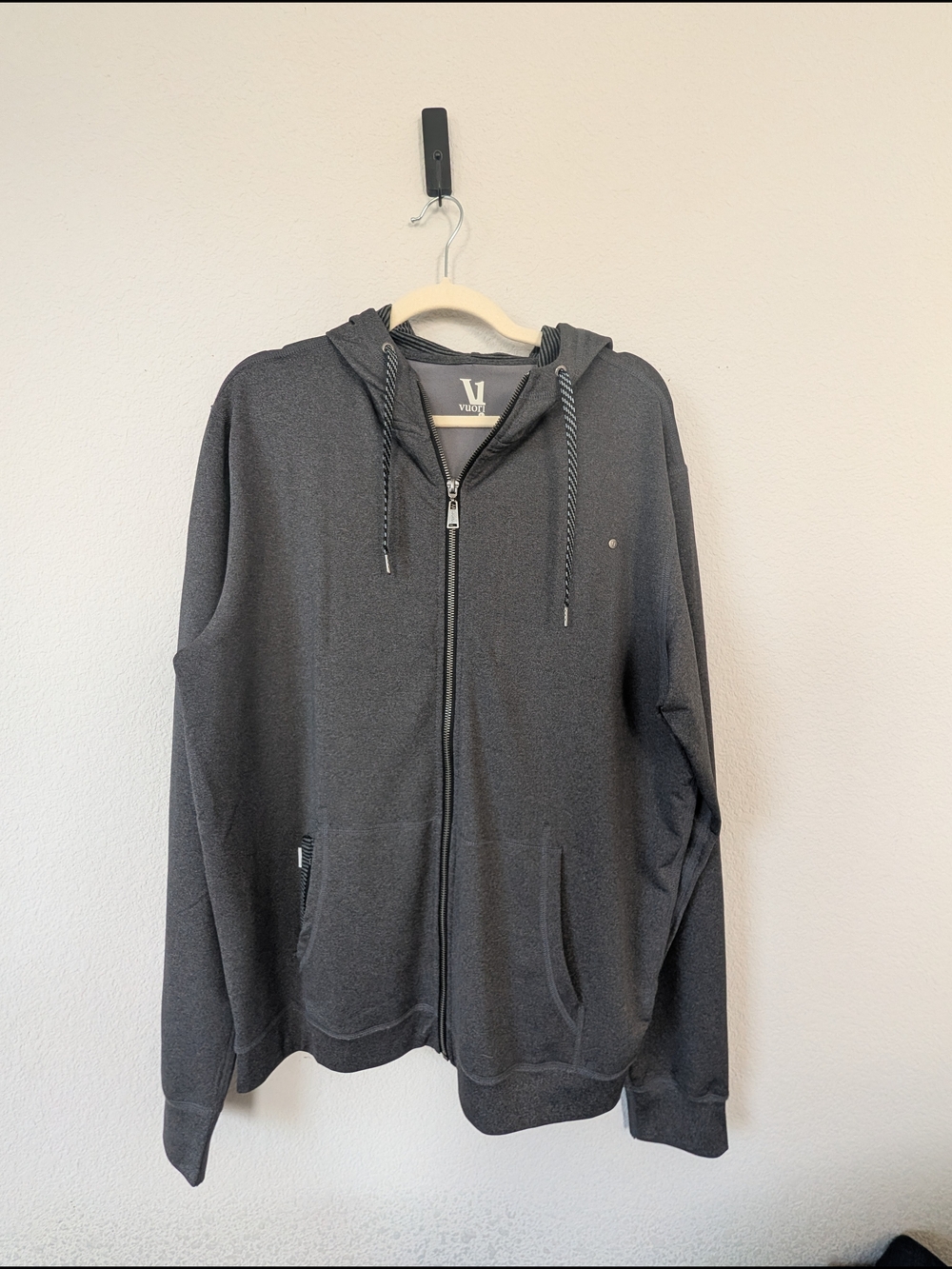 Vuori Men's Large Charcoal Movement Full Zip Hoodie Sweater